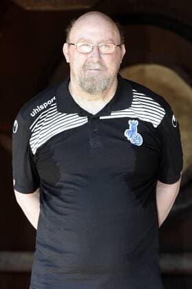 Fußball, 3 Liga, MSV Duisburg Portraettermin Porträt: Fußball, GER, 3.Liga, Porträttermin 2016 2017, MSV Duisburg, Zeugwart Peter Lindner (MSV). Einzelbild, Portrait, Porträt.