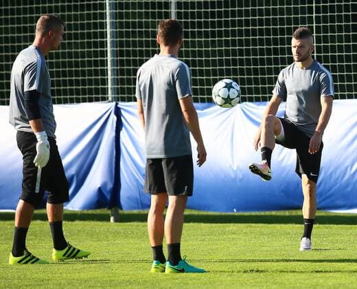 Fußball, CL Quali, Training RB Salzburg SOCCER - UEFA CL quali, RBS vs Zagreb SALZBURG,AUSTRIA,23.AUG.16 - SOCCER - UEFA Champions League, Play-off qualification, Red Bull Salzburg vs GNK Dinamo Zagreb, preview, final training of RBS. Image shows Valon Berisha (RBS). GEPAxpictures xFelixxRoittner
