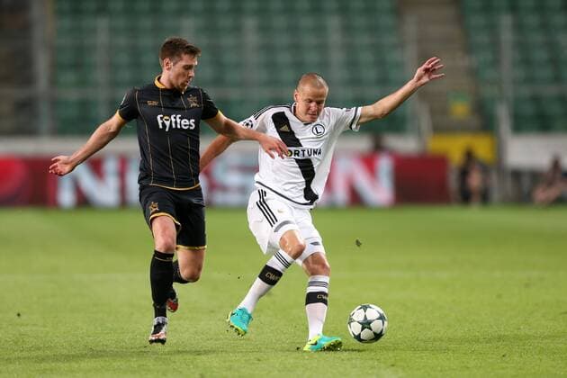 WARSZAWA 23.08.2016 Qualifikation CL 2016 17 --- UEFA CHAMPIONS LEAGUE QUALIFICATION FOURTH ROUND SECOND LEG MATCH IN WARSAW: LEGIA WARSZAWA - DUNDALK FC PATRICK MCELENEY ADAM HLOUSEK FOT. PIOTRxKUCZA NEWSPIX.PL --- Newspix.pl  160823PYK0012