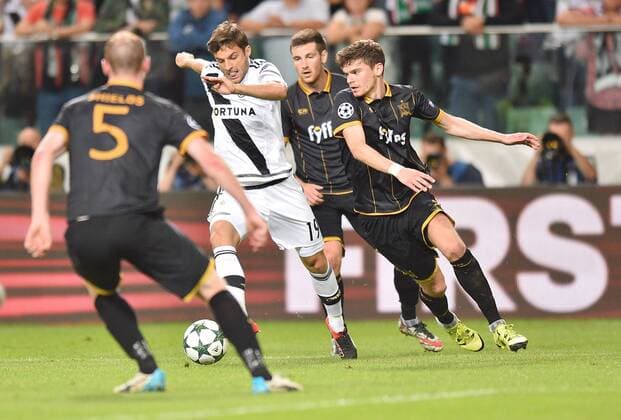2016.08.23 Warszawa Qualification CL 2016 2017 Legia Warszawa - Dundalk FC - - Bartosz Bereszynski Foto LukaszxLaskowski PressFocus 2016.08.23 Warszawa Football UEFA Champions League season 2016 2017 Play-offs second leg Legia Warszawa - Dundalk FC Bartosz Bereszynski Credit: LukaszxLaskowski PressFocus NEWSPIX.PL --- Newspix.pl  20160823LUK0157
