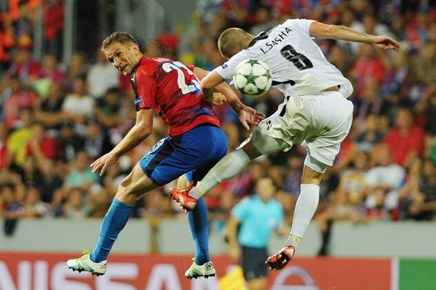 Marek Bakos of Viktoria Pilsen, left, and Sasha of Ludogorets Razgrad in action during the 4th qualifying round of football Champions League return match FC Viktoria Pilsen vs PFC Ludogorets Razgrad in Pilsen, Czech Republic, August 23, 2016. (CTKxPhoto PavelxNemecek) CTKPhotoP201608240200501  nmc21