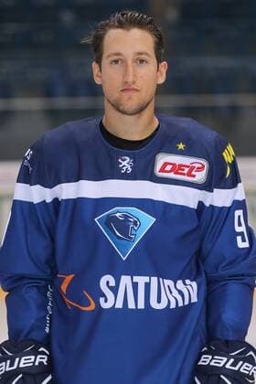 DEL, ERC Ingolstadt - Porträttermin DEL - Eishockey - ERC Ingolstadt - Saison 2016 2017 - Portraits Foto - Training - Brandon Buck (ERC 9) DEL - ERC Ingolstadt - Saison 2015 2016 Portraits Foto - Training