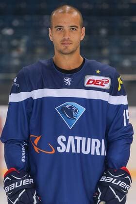 DEL, ERC Ingolstadt - Porträttermin DEL - Eishockey - ERC Ingolstadt - Saison 2016 2017 - Portraits Foto - Training - John Laliberte (ERC 15) DEL - ERC Ingolstadt - Saison 2015 2016 Portraits Foto - Training