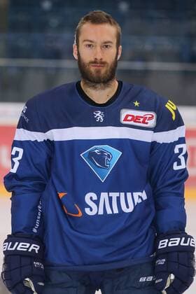 DEL, ERC Ingolstadt - Porträttermin DEL - Eishockey - ERC Ingolstadt - Saison 2016 2017 - Portraits Foto - Training - Petr Pohl (ERC 33) DEL - ERC Ingolstadt - Saison 2015 2016 Portraits Foto - Training