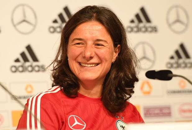 24.08.2016, xjhx, Fussball DFB Damen, Pressekonferenz Vorstellung Trainerteam um Steffi Jones, emspor, v.l. Co Trainerin Verena Hagedorn (Deutschland) Frankfurt am Main