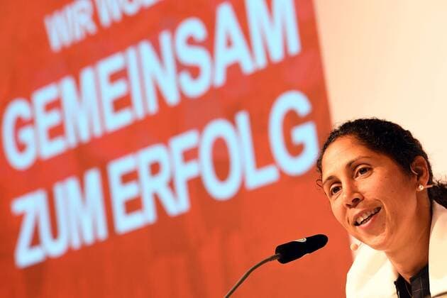 Bilder des Tages - SPORT 24.08.2016, xjhx, Fussball DFB Damen, Pressekonferenz Vorstellung Trainerteam um Steffi Jones, emspor, v.l. Trainerin Steffi Jones (Deutschland) Frankfurt am Main
