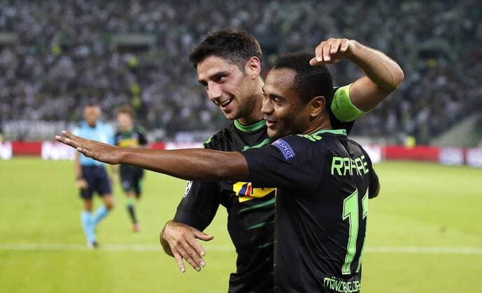 Raffael of Moenchengladbach (R) celebrates scoring the 3:0 goal with Lars Stindl of Moenchengladbach during the championsleague qualification match between Borussia Moenchengladbach and BSC Young Boys, Borussiapark in Moenchengladbach on August 24., 2016. Borussia Mönchengladbach vs. Young Boys Bern in der Champions League Qualifikation der Saison 2016 2017 am 24.August 2016.