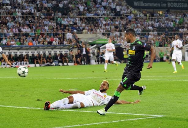 Championsleague Playoff Runde. Borussia Mönchengladbach - Young Boys Bern 24.08.2016. Tor zum 3:0 für Mönchengladbach durch Raffael. Gregory Wüthrich (Bern) kommt zu spät. HM