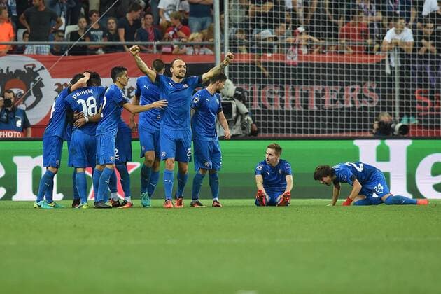 Fußball Champions League Qualifikation FC Red Bull Salzburg - GNK Dinamo Zagreb am 24.08.2016 in der Red Bull Arena in Salzburg Torjubel zum 1:2 durch El Arabi Hilal Soudani ( Zagreb ) xRx
