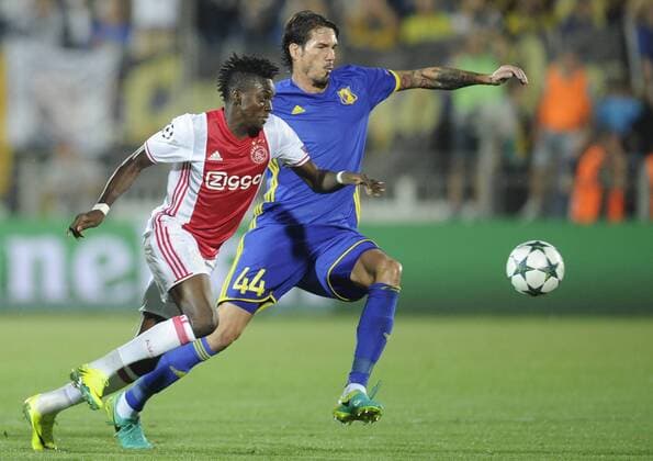 ROSTOV-ON-DON, RUSSIA - AUGUST 24, 2016: Ajax s Bertrand Traore (L) and Rostov s Cesar Navas fight for the ball in their 2016 17 UEFA Champions League First playoff round 2nd leg match at Olimp-2 Stadium. FC Rostov won the game 4:1. Valery Matytsin TASS  TS02E7F0