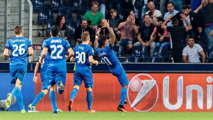 24.08.2016, Red Bull Arena, Salzburg, AUT, UEFA CL, FC Red Bull Salzburg vs Dinamo Zagreb, Play off, Rueckspiel, im Bild Torjubel Zagreb nach dem 1:1 Ausgleichstreffer durch Junior Fernandes (GNK Dinamo Zagreb) during the UEFA Championsleague Play off 2nd Leg Match between FC Red Bull Salzburg and Dinamo Zagreb at the Red Bull Arena in Salzburg, Austria on 2016 08 24. Salzburg  EX_JFK  