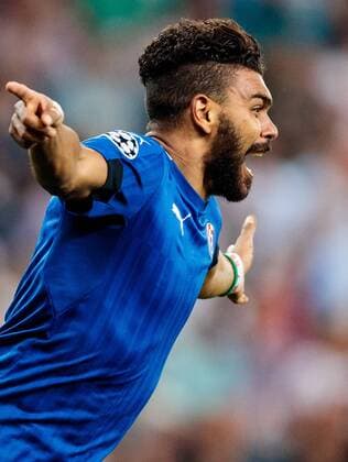 24.08.2016, Red Bull Arena, Salzburg, AUT, UEFA CL, FC Red Bull Salzburg vs Dinamo Zagreb, Play off, Rueckspiel, im Bild Torjubel Zagreb, 1:2, El Arabi Hilal Soudani (GNK Dinamo Zagreb) Goal Celebration Zagreb, 1:2, El Arabi Hilal Soudani (GNK Dinamo Zagreb) during the UEFA Championsleague Play off 2nd Leg Match between FC Red Bull Salzburg and Dinamo Zagreb at the Red Bull Arena in Salzburg, Austria on 2016 08 24. Salzburg EX_JFK
