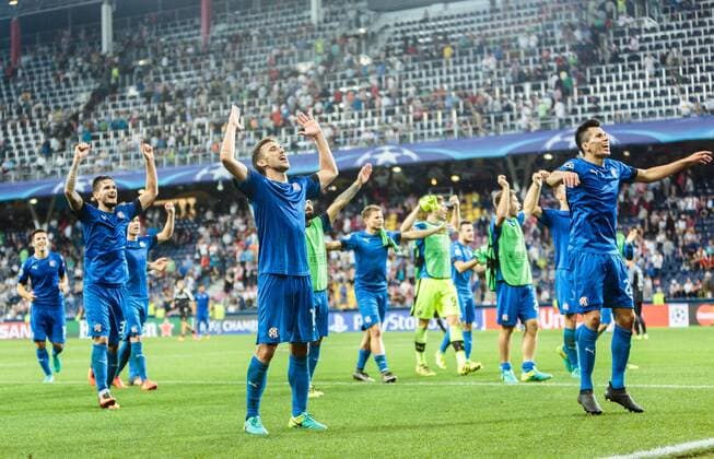 24.08.2016, Red Bull Arena, Salzburg, AUT, UEFA CL, FC Red Bull Salzburg vs Dinamo Zagreb, Play off, Rueckspiel, im Bild Zagreb Spieler jubeln ?ber den Sieg Zagreb players cheer on victory during the UEFA Championsleague Play off 2nd Leg Match between FC Red Bull Salzburg and Dinamo Zagreb at the Red Bull Arena in Salzburg, Austria on 2016 08 24. Salzburg  EX_JFK  