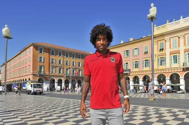 Fußball, OGC Nizza präsentiert Neuzugang Dante Bonfim (OGCNice) - Presentation place Massena FOOTBALL : Presentation Dante - OGC Nice - 24 08 2016 NorbertScanella Panoramic 