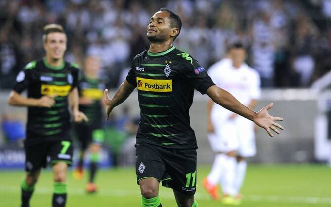 Fussball, Qualifikation zur UEFA Champions League, Herren, Saison 2016 2017, Rückspiel, Borussia Park Mönchengladbach, Bor. Mönchengladbach, BMG (schwarz) - Young Boy Bern (weiss) 6:1; Jubel Raffael (Gladbach) nach seinem Tor zum 2:0. Jubel, Freude, Aktion.
