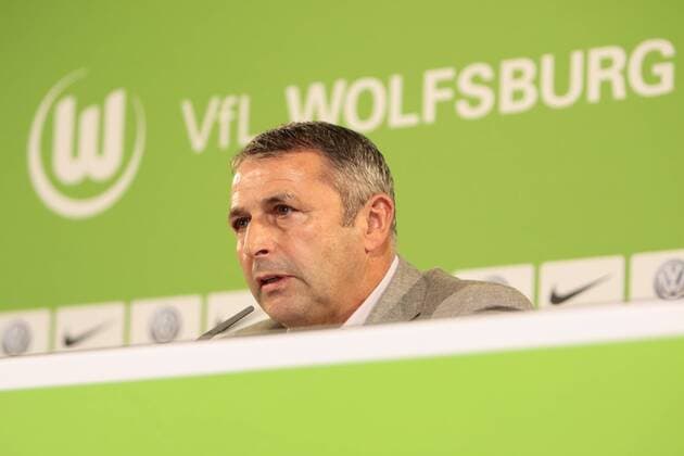 Bilder des Tages - SPORT Klaus Allofs (Manager Wolfsburg) Porträt, Portrait, Einzelbild VfL Wolfsburg, Fußball, Bundesliga, VfL Wolfsburg Pressekonferenz, xtgx