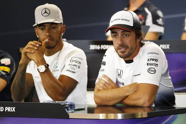 Motorsports: FIA Formula One World Championship WM Weltmeisterschaft 2016, Grand Prix of Belgium, 44 Lewis Hamilton (GBR, Mercedes AMG Petronas Formula One Team), 14 Fernando Alonso (ESP, McLaren Honda Formula 1 Team), xHOCHxZWEIx