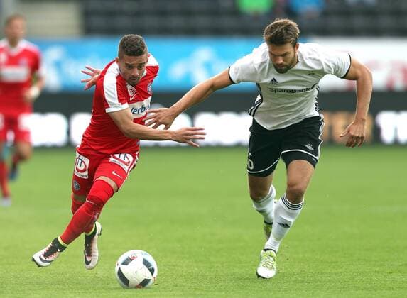 SOCCER - UEFA EL quali, Rosenborg vs A.Wien TRONDHEIM,NORWAY,25.AUG.16 - SOCCER - UEFA Europa League, Play-off qualification, BK Rosenborg Trondheim vs FK Austria Wien. Image shows Lucas Venuto (A.Wien) and Jorge Skjelvik (Rosenborg). GEPAxpictures xChristianxOrt
