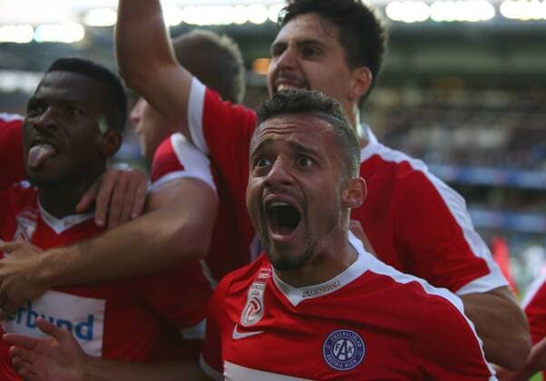 SOCCER - UEFA EL quali, Rosenborg vs A.Wien TRONDHEIM,NORWAY,25.AUG.16 - SOCCER - UEFA Europa League, Play-off qualification, BK Rosenborg Trondheim vs FK Austria Wien. Image shows the rejoicing of A.Wien. GEPAxpictures xChristianxOrt