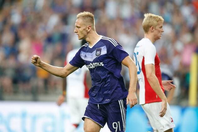 Fußball, EL Quali, RSC Anderlecht - Slavia Prag Anderlecht s Lukasz Teodorczyk celebrates after scoring the 2-0 goal during a match between Belgian first league soccer team RSC Anderlecht against Czech Slavia Prague, the return leg of the playoff round in the Europa League competition, Thursday 25 August 2016, in Anderlecht, Brussels. First leg ended on 0-3 in Czech Republic. BRUNOxFAHY  x04918745x