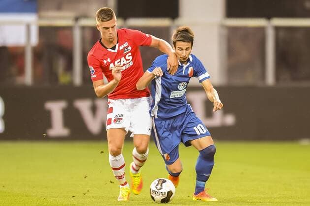 Fußball, EL Quali, AZ Alkmaar - Vojvodina Novi Sad (L-R) Markus Henriksen of AZ Alkmaar, Aleksandar Palocevic of FK Vojvodinaduring the Europa League match between AZ and FK Vojvodina on august 25, 2016 at the AFAS Stadium in Alkmaar, the Netherlands AZ v FK Vojvodina Europa League 2016 2017 xVIxGerritxvanxKeulenxIVx 6099621