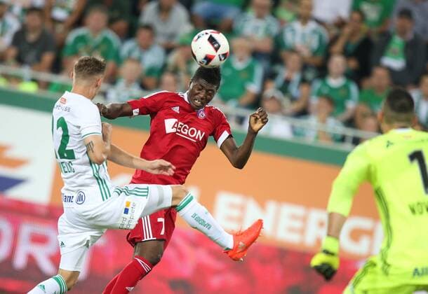 SOCCER - UEFA EL quali, Rapid vs Trencin VIENNA,AUSTRIA,25.AUG.16 - SOCCER - UEFA Europa League, Play-off qualification, SK Rapid Wien vs FK AS Trencin. Image shows Mario Pavelic (Rapid), Aliko Bala (Trencin) and Jan Novota (Rapid). Keywords: Wien Energie. GEPAxpictures xPatrickxLeuk