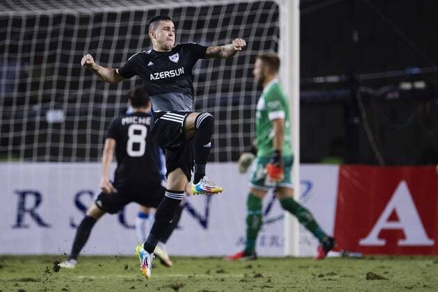 Fußball, EL Quali, Qarabag Agdam - IFK Göteborg 160825 Karabachs Reynaldo jublar efter 2-0 under fotbollsmatchen i kvalet till Europa League mellan Karabach och IFK Göteborg den 25 augusti 2016 i Baku.  Copyright: JOHANNAxLUNDBERG BB160825JL066