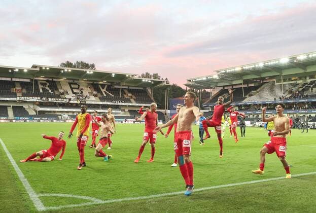 SOCCER - UEFA EL quali, Rosenborg vs A.Wien TRONDHEIM,NORWAY,25.AUG.16 - SOCCER - UEFA Europa League, Play-off qualification, BK Rosenborg Trondheim vs FK Austria Wien. Image shows the rejoicing of A.Wien. GEPAxpictures xChristianxOrt