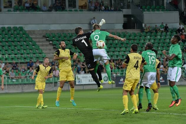 Fußball, EL Quali, AS St. Etienne - Beitar Jerusalem Nolan Roux (saint etienne) vs Boris Kleyman (beitar) FOOTBALL : Saint Etienne vs Beitar Jerusalem - Ligue Europa - Barrage - 25 08 2016 FredericChambert Panoramic 