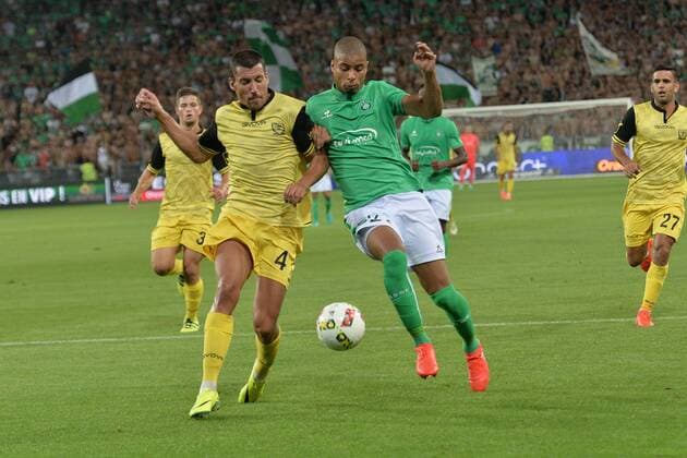 Fußball, EL Quali, AS St. Etienne - Beitar Jerusalem Kevin Monnet Paquet (saint etienne) vs Jesus Rueda (beitar) FOOTBALL : Saint Etienne vs Beitar Jerusalem - Ligue Europa - Barrage - 25 08 2016 FredericChambert Panoramic 