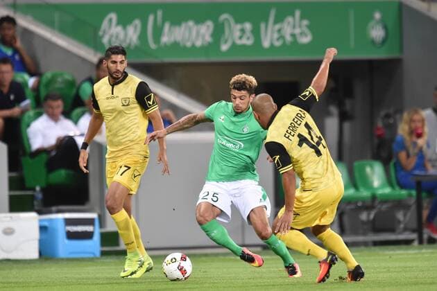 Fußball, EL Quali, AS St. Etienne - Beitar Jerusalem Kevin Malcuit (saint etienne) vs Claudemir (beitar) FOOTBALL : Saint Etienne vs Beitar Jerusalem - Ligue Europa - Barrage - 25 08 2016 FredericChambert Panoramic 