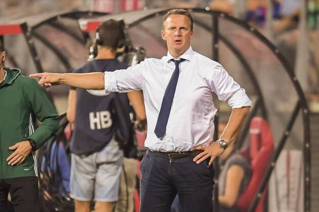 Coach John van den Brom of AZ Alkmaarduring the Europa League match between AZ and FK Vojvodina on august 25, 2016 at the AFAS Stadium in Alkmaar, the Netherlands AZ v FK Vojvodina Europa League 2016 2017 xVIxGerritxvanxKeulenxIVx 6100181