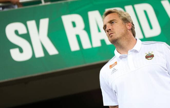 SOCCER - UEFA EL quali, Rapid vs Trencin VIENNA,AUSTRIA,25.AUG.16 - SOCCER - UEFA Europa League, Play-off qualification, SK Rapid Wien vs FK AS Trencin. Image shows head coach Mike Bueskens (Rapid). Keywords: Wien Energie. GEPAxpictures xPhilippxBrem