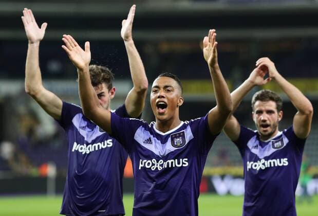 Anderlecht s Michael Heylen, Anderlecht s Youri Tielemans and Anderlecht s Alexandru Chipciu celebrate after winning a match between Belgian first league soccer team RSC Anderlecht against Czech Slavia Prague, the return leg of the playoff round in the Europa League competition, Thursday 25 August 2016, in Anderlecht, Brussels. First leg ended on 0-3 in Czech Republic. VIRGINIExLEFOUR  x04918906x
