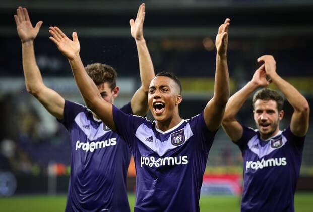 Anderlecht s Michael Heylen, Anderlecht s Youri Tielemans and Anderlecht s Alexandru Chipciu celebrate after winning a match between Belgian first league soccer team RSC Anderlecht against Czech Slavia Prague, the return leg of the playoff round in the Europa League competition, Thursday 25 August 2016, in Anderlecht, Brussels. First leg ended on 0-3 in Czech Republic. VIRGINIExLEFOUR  x04918905x