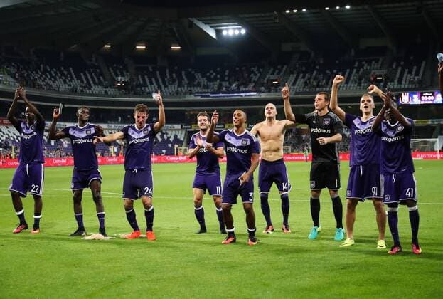 Anderlecht s players celebrate after winning a match between Belgian first league soccer team RSC Anderlecht against Czech Slavia Prague, the return leg of the playoff round in the Europa League competition, Thursday 25 August 2016, in Anderlecht, Brussels. First leg ended on 0-3 in Czech Republic. VIRGINIExLEFOUR  x04918929x