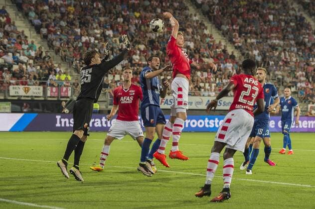 (L-R) goalkeeper Marko Kordic of FK Vojvodina, Markus Henriksen of AZ Alkmaar, Darko Puskaric of FK Vojvodina, Wout Weghorst of AZ Alkmaar, Derrick Luckassen of AZ Alkmaar Bogdan Planic of FK Vojvodinaduring the Europa League match between AZ and FK Vojvodina on august 25, 2016 at the AFAS Stadium in Alkmaar, the Netherlands AZ v FK Vojvodina Europa League 2016 2017 xVIxGerritxvanxKeulenxIVx 6100219