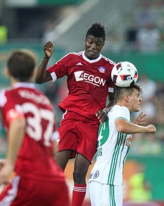 SOCCER - UEFA EL quali, Rapid vs Trencin VIENNA,AUSTRIA,25.AUG.16 - SOCCER - UEFA Europa League, Play-off qualification, SK Rapid Wien vs FK AS Trencin. Image shows Aliko Bala (Trencin) and Thomas Murg (Rapid). Keywords: Wien Energie. GEPAxpictures xPatrickxLeuk