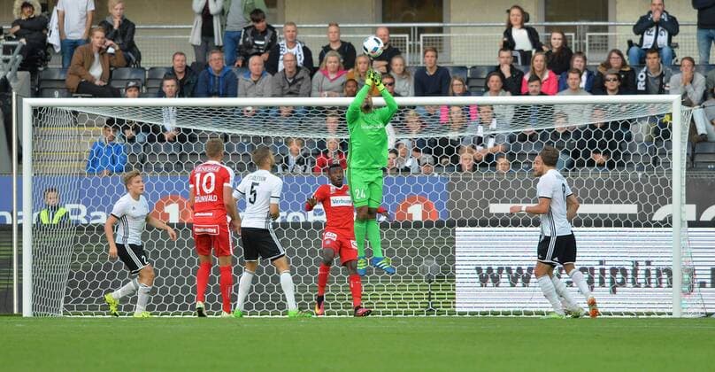 Fotball Playoff UEFA Europa League Rosenborg - Austria Wien Lerkendal Stadium, Trondheim, Norway 25 august 2016 Rosenborgs keeper Adam Kwarasey 