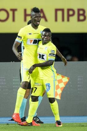 Gent s Kalifa Coulibaly and Gent s Moses Simon celebrate after scoring during a match between Macedonia s Shkendija and Belgian first league soccer team KAA Gent, the return leg of the playoff round in the Europa League competition, Thursday 25 August 2016, in Skopje, Macedonia. First leg ended on a 2-1 result in Belgium. JASPERxJACOBS  x04919046x