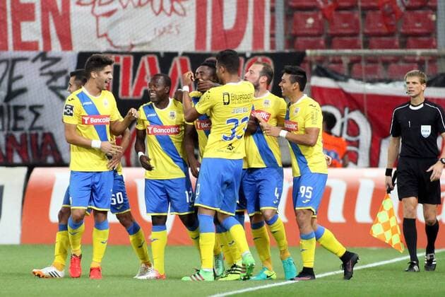 Fußball, EL Quali, Olympiakos Piräus - FC Arouca August 25, 2016 - Piraeus, Greece - Arouca s defender Gege celebrates after scoring a goal with team during UEFA Europa League match between FC Olympiacos and FC Arouca at Georgios Karaiskakis Stadium in Piraeus on August 25, 2016. FC Olympiacos v FC Arouca - UEFA Europa League  - ZUMAn230