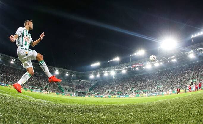 SOCCER - UEFA EL quali, Rapid vs Trencin VIENNA,AUSTRIA,25.AUG.16 - SOCCER - UEFA Europa League, Play-off qualification, SK Rapid Wien vs FK AS Trencin. Image shows an overview with Arnor Ingvi Traustason (Rapid). Keywords: Wien Energie. GEPAxpictures xPatrickxLeuk