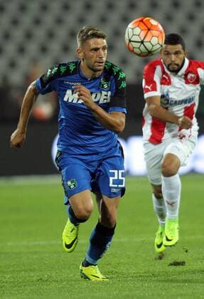 25.08.2016 Belgrade(Serbia) FK Crvena Zvezda(FC Red Star)-US Sassuolo Europa League play off men s football Domenico Berardi(L)US Sassuolo passing by John Ruiz (R) FK Crvena Zvezda(FC Red Star) : 