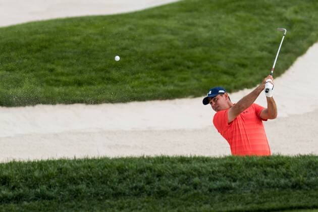 August 25, 2016: Gary Woodland hits out of the bunker at 18 during the first round of play at The Barclays, on the Black course, at Bethpage State Park in Farmingdale, NY. (Photo by David Hahn Icon Sportswire) GOLF: AUG 25 PGA Golf Herren - The Barclays - First Round Icon160825038 EDITORIAL USE ONLY