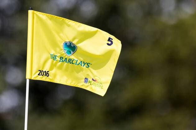 August 25, 2016: The flag on the fifth green blowing in a stiff breeze during the first round of play at The Barclays, on the Black course, at Bethpage State Park in Farmingdale, NY. (Photo by David Hahn Icon Sportswire) GOLF: AUG 25 PGA Golf Herren - The Barclays - First Round Icon160825011 EDITORIAL USE ONLY