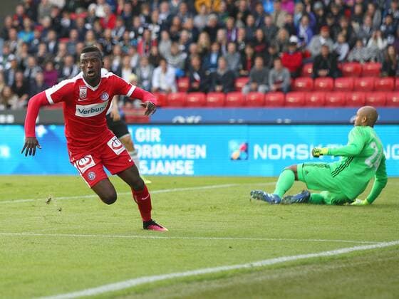 SOCCER - UEFA EL quali, Rosenborg vs A.Wien TRONDHEIM,NORWAY,25.AUG.16 - SOCCER - UEFA Europa League, Play-off qualification, BK Rosenborg Trondheim vs FK Austria Wien. Image shows the rejoicing of Olarenwaju Kayode (A.Wien) and Adam Kwarasey (Rosenborg). GEPAxpictures xChristianxOrt
