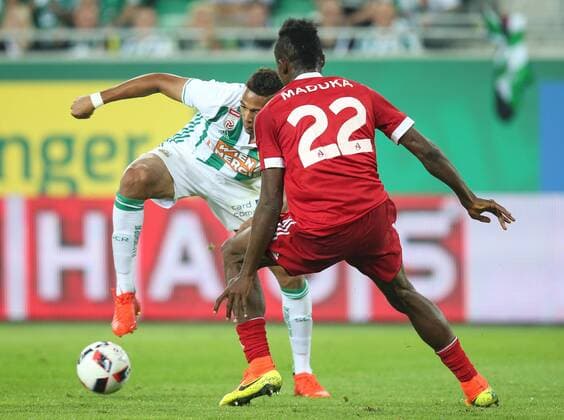 SOCCER - UEFA EL quali, Rapid vs Trencin VIENNA,AUSTRIA,25.AUG.16 - SOCCER - UEFA Europa League, Play-off qualification, SK Rapid Wien vs FK AS Trencin. Image shows Joelinton Cassio Apolinario de Lira (Rapid) and Christopher Udeh (Trencin). Keywords: Wien Energie. GEPAxpictures xPatrickxLeuk