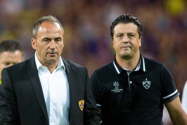25.08.2016, Ljudski vrt, Maribor, SLO, UEFA EL, NK Maribor vs Gabala FK, im Bild Darko Milanic, head coach of NK Maribor and Zlatko Zahovic during the UEFA Europaleague Play off 2nd Leg Match between NK Maribor and Gabala FK at the Ljudski vrt in Maribor, Slovenia on 2016 08 25. Maribor  EP_stida  