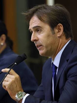 Spain s head coach Julen Lopetegui offers a press conference PK Pressekonferenz to annunciate his first Spain squad, at Las Rozas Football City, in Madrid, Spain, 26 August 2016. Spain will play a friendly game against Belgium and a EuroCup 2018 classification match against Liechtenstein on September. Julen Lopetegui s first Spain national team Nationalteam squad !ACHTUNG: NUR REDAKTIONELLE NUTZUNG!  20160826-636078153082475830