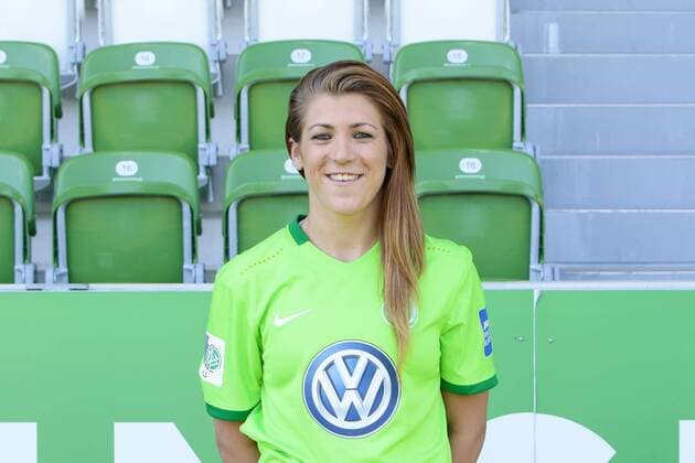 Fußball, 1. BL Damen, VfL Wolfsburg Porträttermin Luisa Wensing (Wolfsburg, 2) Porträt, Portrait, Einzelbild, Fußball,Allianz Frauen Bundesliga, Fototermin VfL Wolfsburg, xtgx